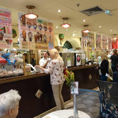 Grand Café Caruso Review